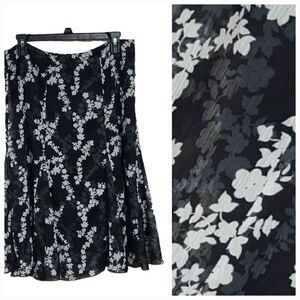 Cato Black & White Crepe Gauze Lined Floral Trumpet Knee Skirt Women's 10 Office